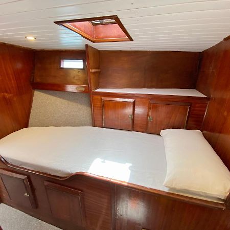 فندق Fantastico Velero En Barcelona سان أدريان دي بيزوس المظهر الخارجي الصورة