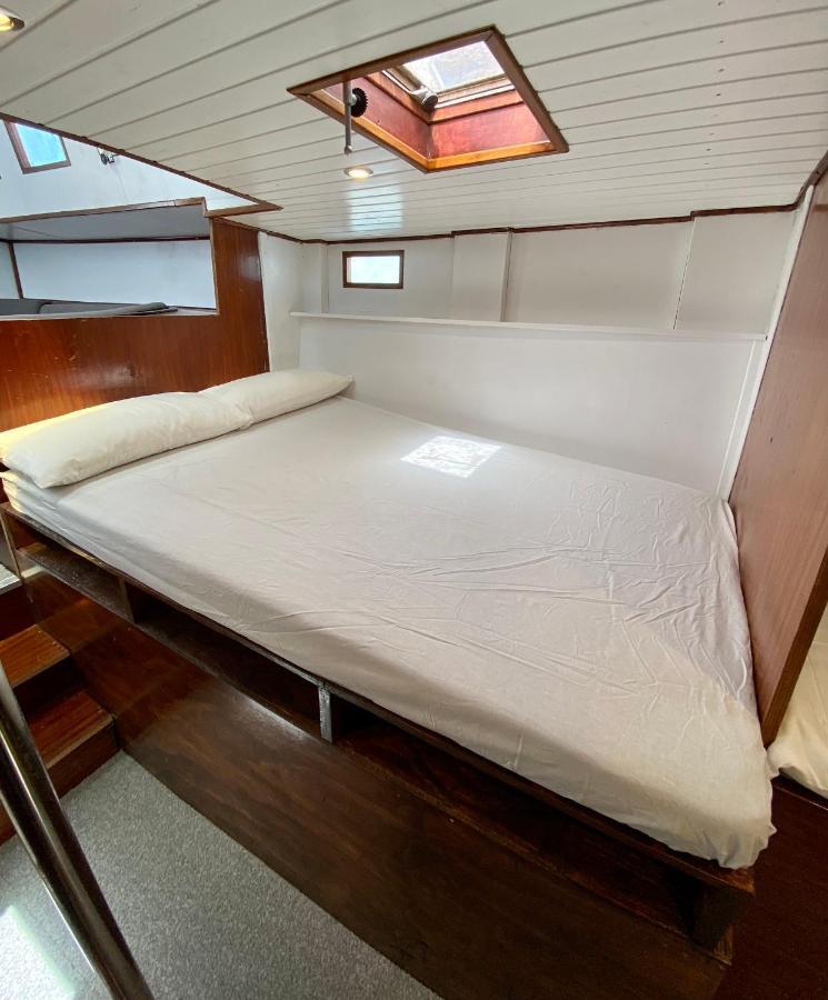 فندق Fantastico Velero En Barcelona سان أدريان دي بيزوس المظهر الخارجي الصورة